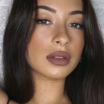 Adriana - Cheveux Lisses